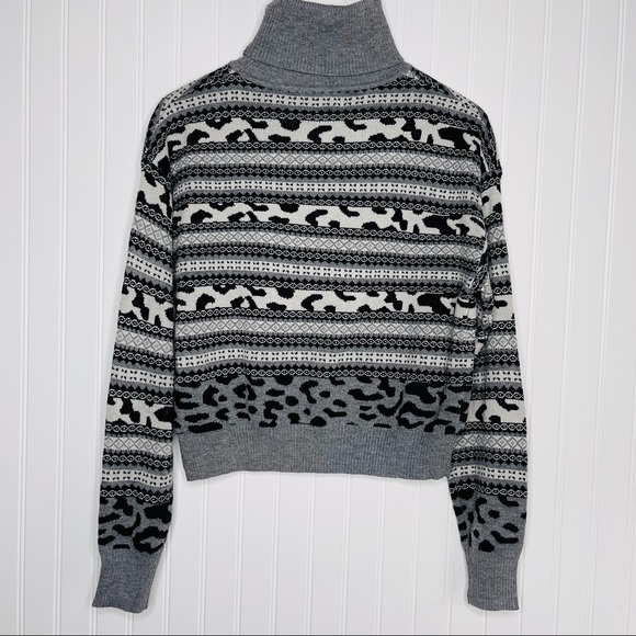 JOHN & JENN | GREY & BLACK TURTLENECK - M - Picture 5 of 15